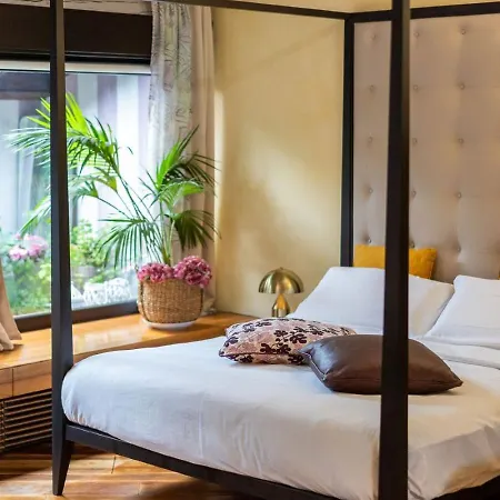 Gæstehus Sweethome Domus 250mq Nel Centro Di Con Vista Sul Teatro