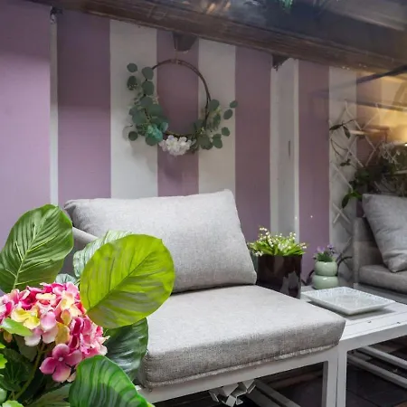 Sweethome Domus 250mq Nel Centro Di Con Vista Sul Teatro 4* Verona