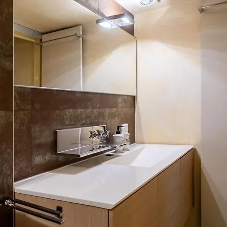 Gæstehus Sweethome Domus 250mq Nel Centro Di Con Vista Sul Teatro