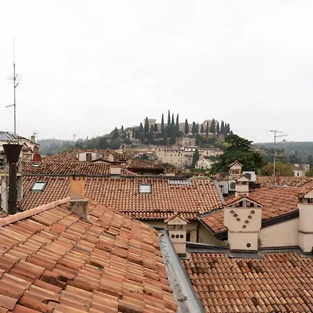 Gæstehus Sweethome Domus 250mq Nel Centro Di Con Vista Sul Teatro Verona