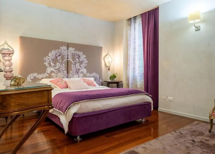 Sweethome Domus 250mq Nel Centro Di Con Vista Sul Teatro 4* 베로나