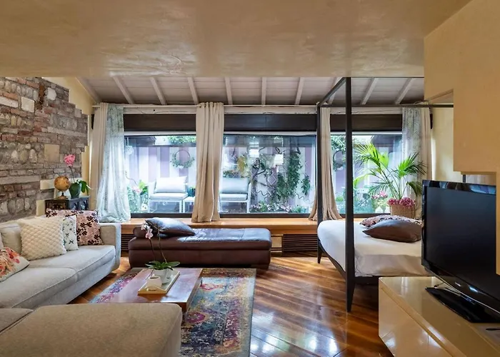 Sweethome Domus 250mq Nel Centro Di Con Vista Sul Teatro 게스트하우스 베로나