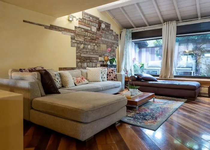 게스트하우스 Sweethome Domus 250mq Nel Centro Di Con Vista Sul Teatro