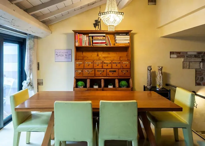 Sweethome Domus 250mq Nel Centro Di Con Vista Sul Teatro 4*