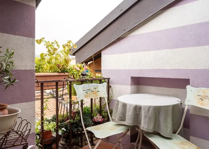 Sweethome Domus 250mq Nel Centro Di Con Vista Sul Teatro 게스트하우스