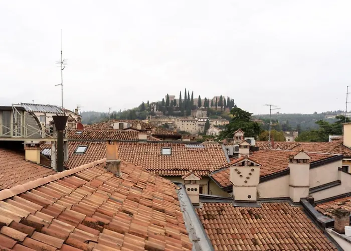 게스트하우스 Sweethome Domus 250mq Nel Centro Di Con Vista Sul Teatro 베로나