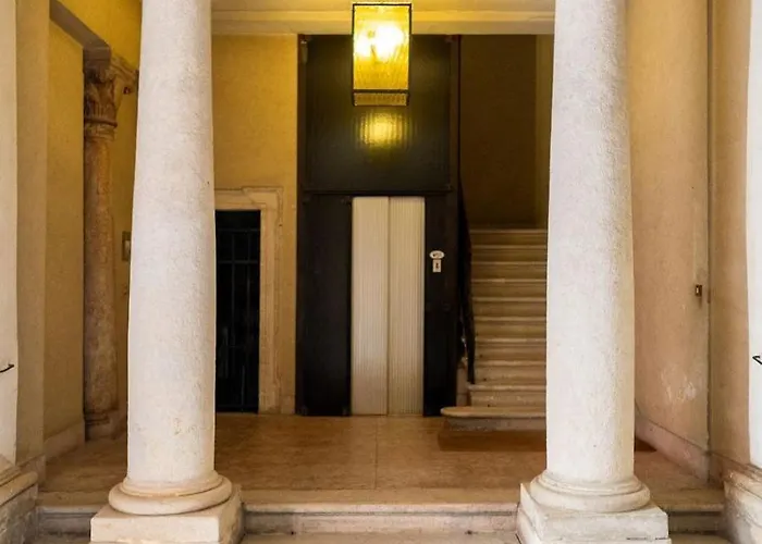 Sweethome Domus 250mq Nel Centro Di Con Vista Sul Teatro 게스트하우스 베로나